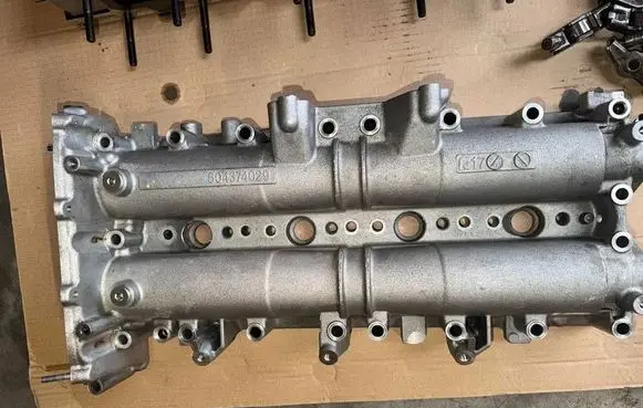 Iveco Daily 6th gen Rocker cam cover 504374029