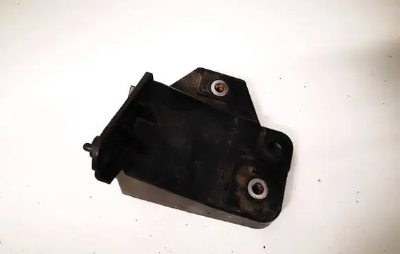 Tesla Model S Front bumper mounting bracket 106133200B