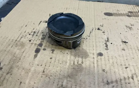 BMW 3 E92 E93 Piston 7577581