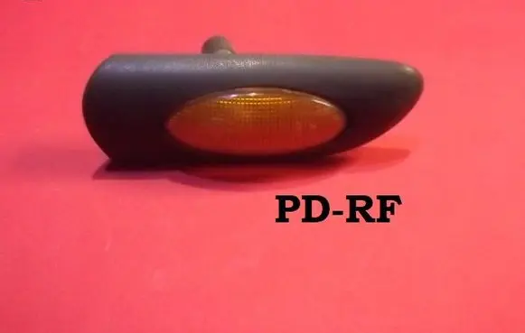 Front fender indicator light