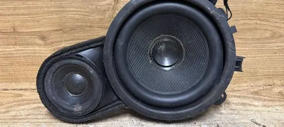 Volvo XC90 Front door speaker 30657756