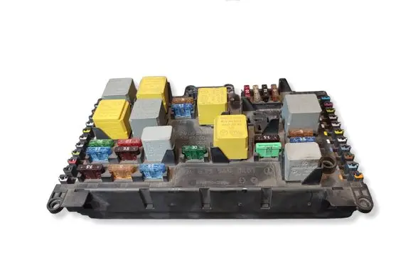 Mercedes-Benz Vito Viano W639 Fuse module A6395450401
