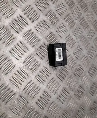 Tesla Model S Seat heating relay AG130652A