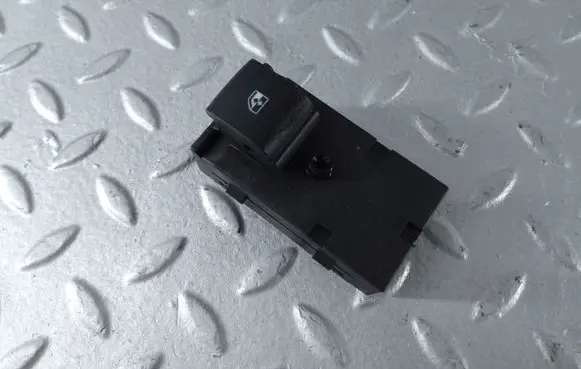 Cadillac XTS Electric window control switch 22744827
