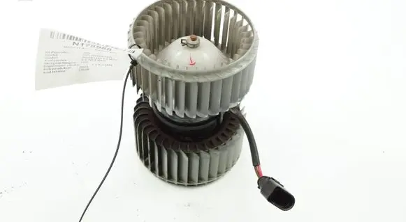 Volkswagen Phaeton Heater fan/blower 0130111045