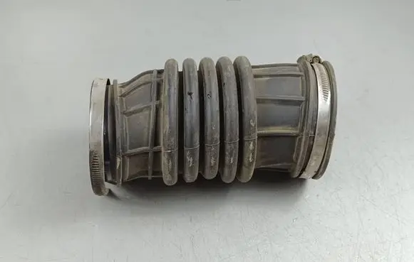 Volvo XC90 Air intake duct part 31657599