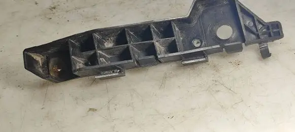 Hyundai Santa Fe Front bumper mounting bracket 865152B000