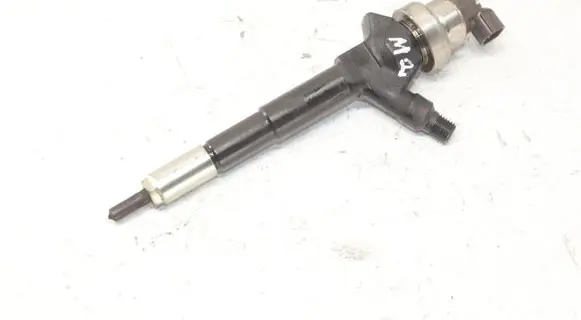Opel Mokka Fuel injector 55567729 10Q06445