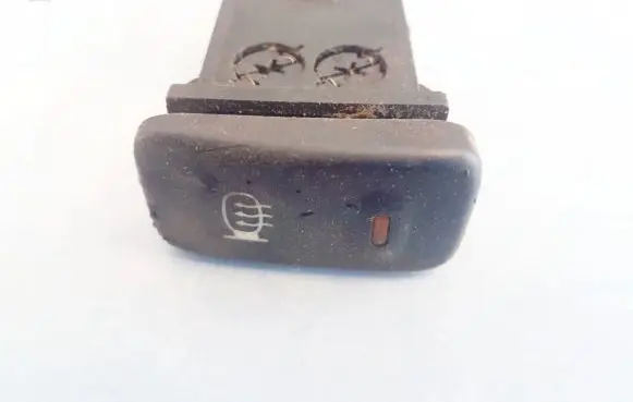 Hyundai Sonata Windscreen/window heater switch