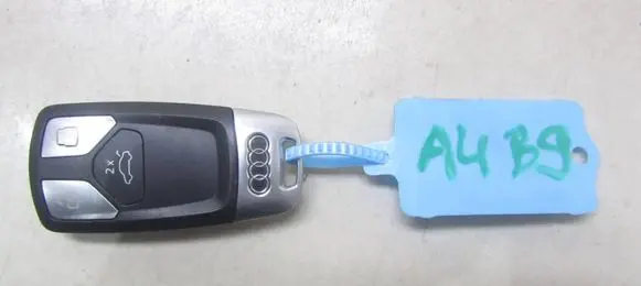 Audi A4 S4 B9 Ignition key/card 4M0959754AT
