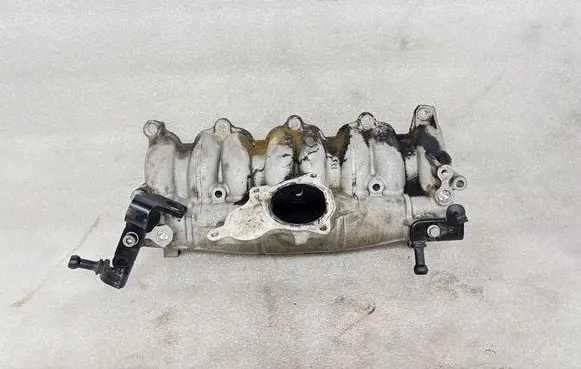 Audi A3 S3 8P Intake manifold 03G129713