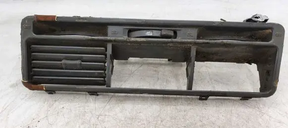 Mitsubishi Pajero Dash center air vent grill 1B6521701 RHDMB652170 LHDMB652217