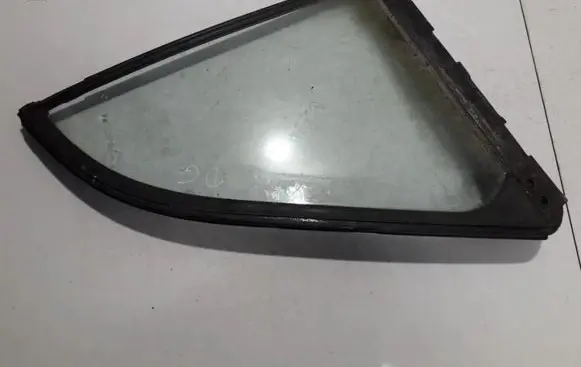 Rear vent window glass