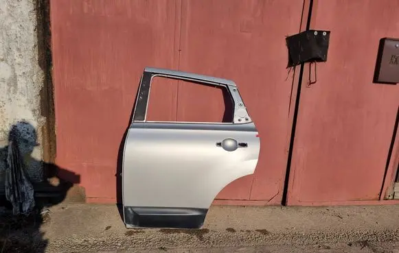 Nissan Qashqai Rear door 