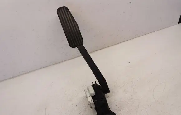 Volvo XC70 Accelerator throttle pedal 30636003 6PV008537