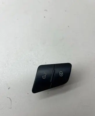 Volkswagen PASSAT B6 Central locking switch button 3C0962125B