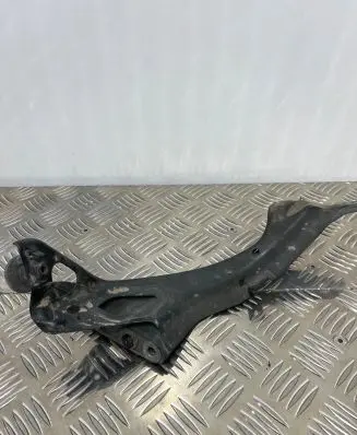 Audi A6 C7 Fender mounting bracket 4G0821136A FL764
