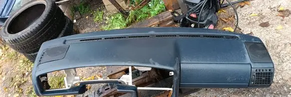 Volkswagen PASSAT B4 Dashboard 357857084
