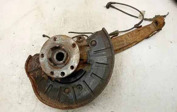 Volkswagen Touareg II Front wheel hub spindle knuckle