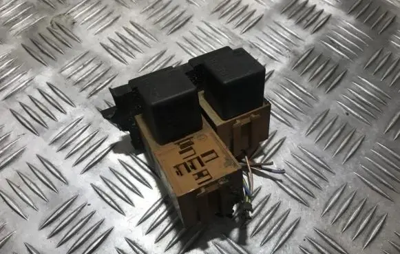 Mercedes-Benz Vito Viano W638 Fuse box set 6385400082