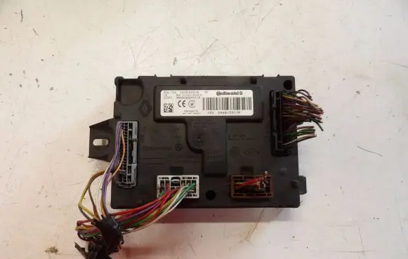 Renault Captur Engine control unit/module ECU 284B10317R A2C92226208 3550090000470179