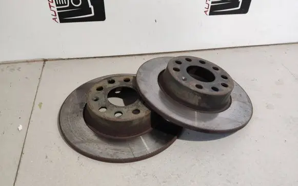 Volkswagen Touran II Rear brake disc 