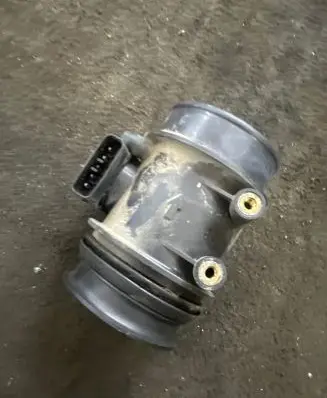 Volvo S60 Mass air flow meter 9202199 919010 MB1974080040