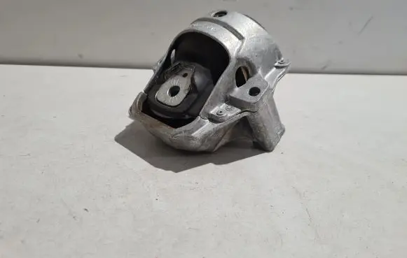 Porsche Macan (95B) Engine mount bracket 8R0199381