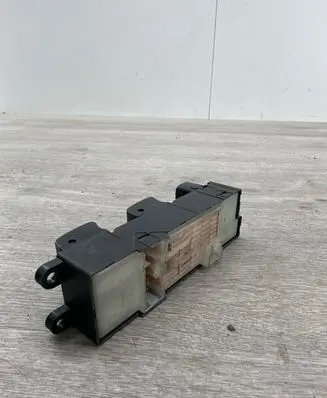 Nissan X-Trail T30 Electric window control switch