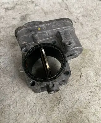 Opel Zafira B Throttle valve 89810510