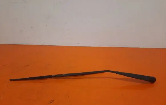 Nissan Kubistar Front wiper blade arm 8200158096B