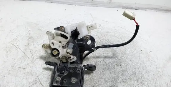 Mazda 3 I Loading door lock 