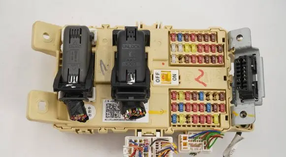 Hyundai i10 Fuse module 91950K7110 91140K7171 91200K7641