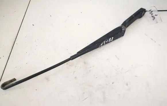 Mercedes-Benz ML W163 Front wiper blade arm