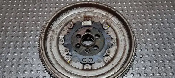 Volkswagen Touran III Dual mass flywheel 04L105266AD