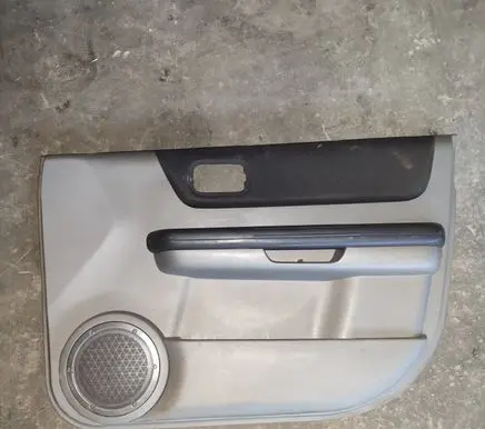 Nissan X-Trail T30 Front door card panel trim 809008H300