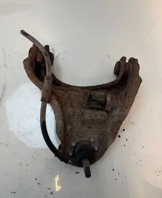 Chevrolet Blazer Front upper control arm/wishbone 321132