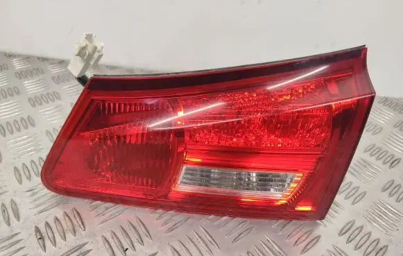 Lexus IS 220D-250-350 Tailgate rear/tail lights 1090037