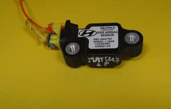 Hyundai Matrix Airbag deployment crash/impact sensor 9592017000