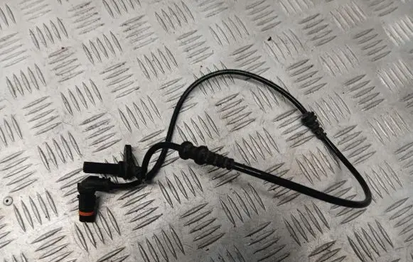 Mercedes-Benz CLS C218 X218 ABS brake wheel speed sensor A2125400217