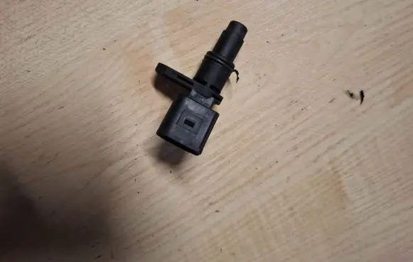 Volkswagen Transporter - Caravelle T5 Crankshaft position sensor 070907601A