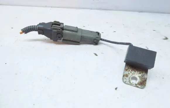 Hyundai Accent Fuel pressure regulator 