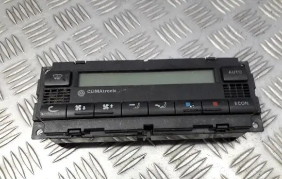 Volkswagen PASSAT B5.5 Climate control unit