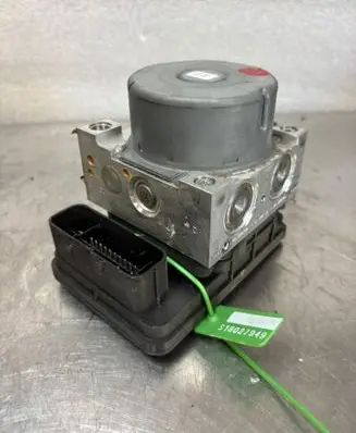 Mini One - Cooper F56 F55 Master brake cylinder