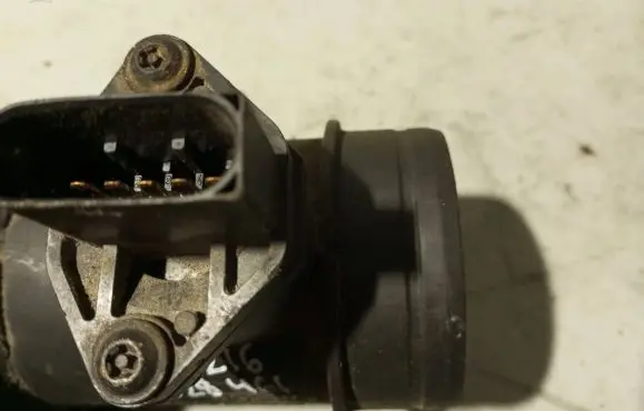 Volkswagen PASSAT B5 Mass air flow meter 028906461 0281002216