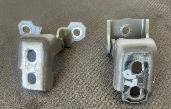 Renault Clio IV Front door hinge set 804010016RC