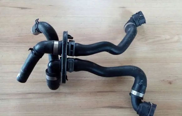 Audi A4 S4 B9 Engine coolant pipe/hose 8W0122291AH