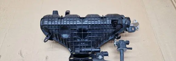 Toyota Auris E180 Intake manifold 1105865S01