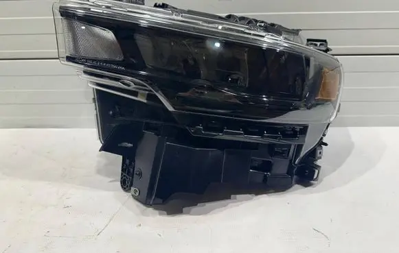 Dodge RAM Headlight/headlamp 68666443AA