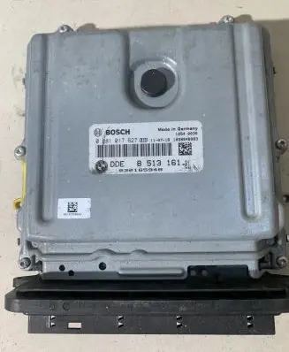 BMW 5 F10 F11 Engine control unit/module 8513161